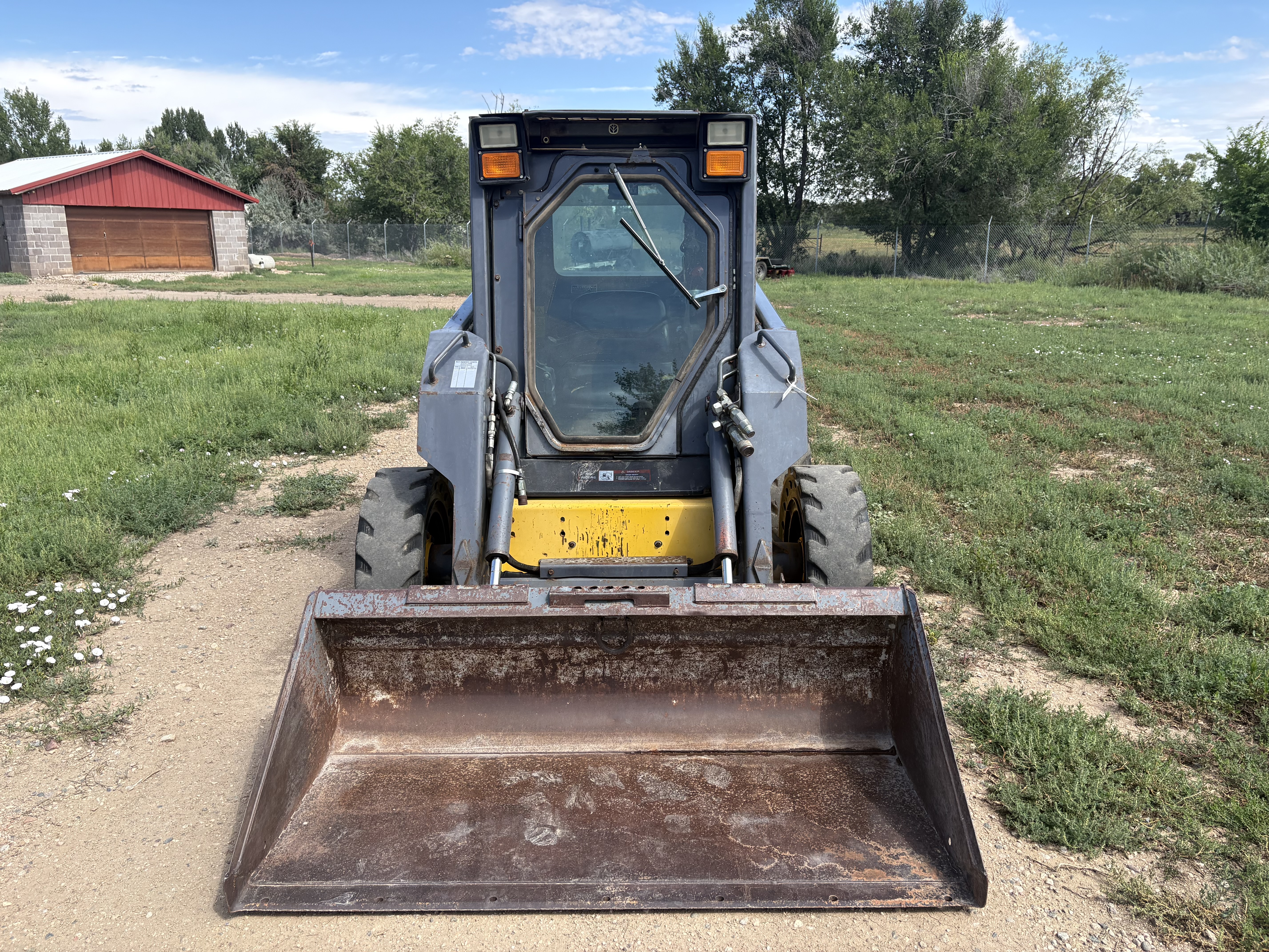 2001 New Holland LS 170 Loader