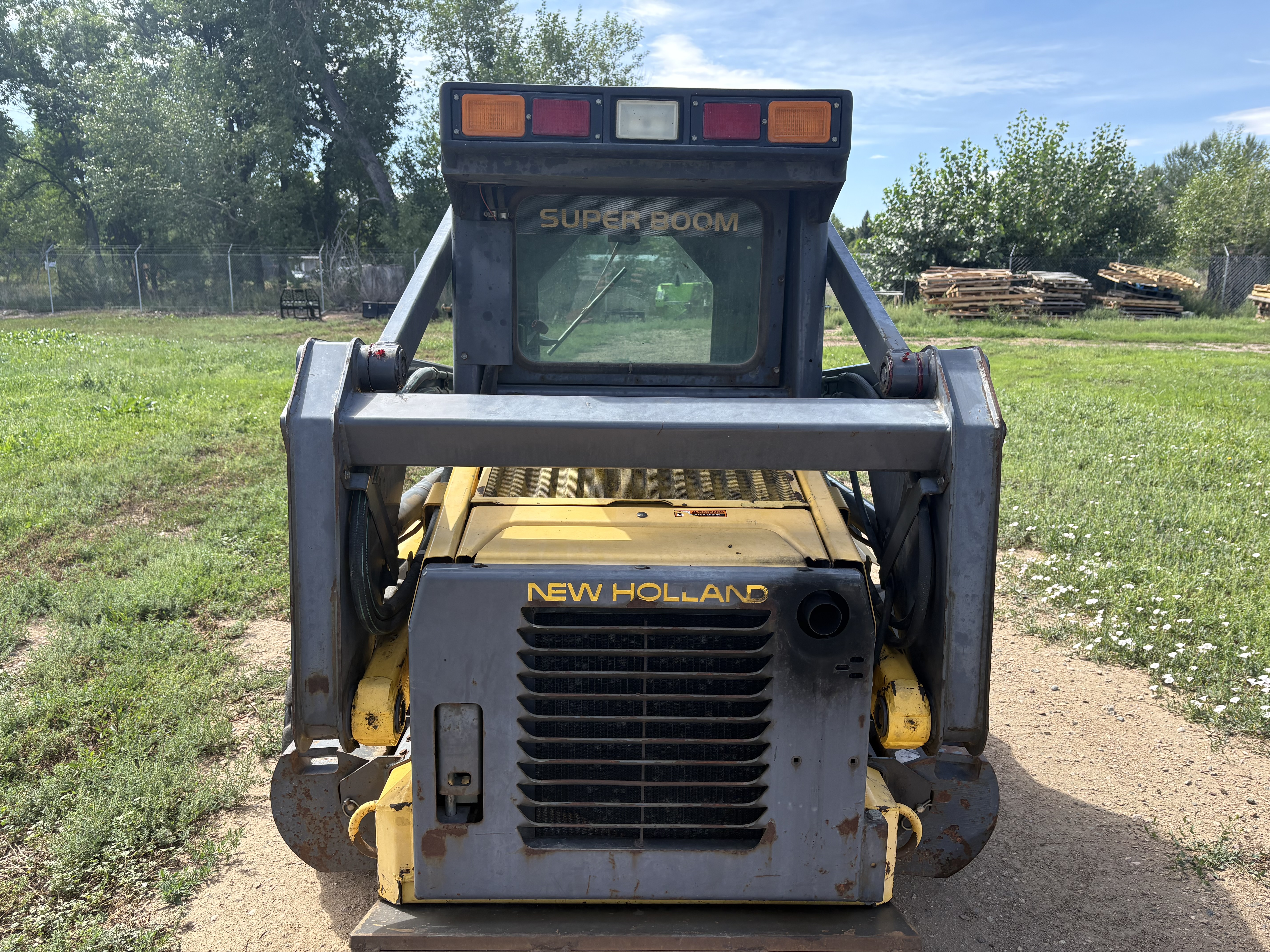 2001 New Holland LS 170 Loader