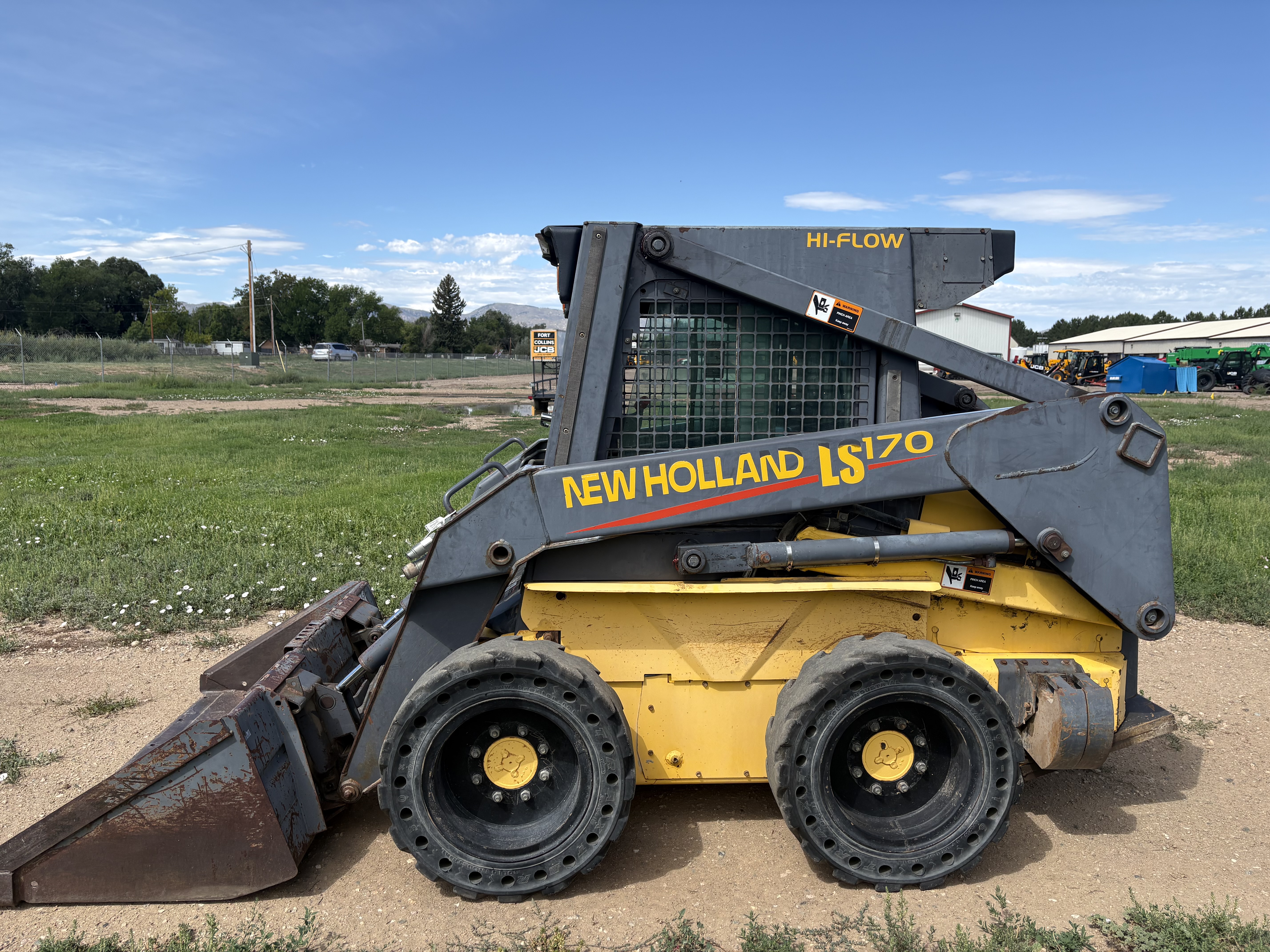 2001 New Holland LS 170 Loader
