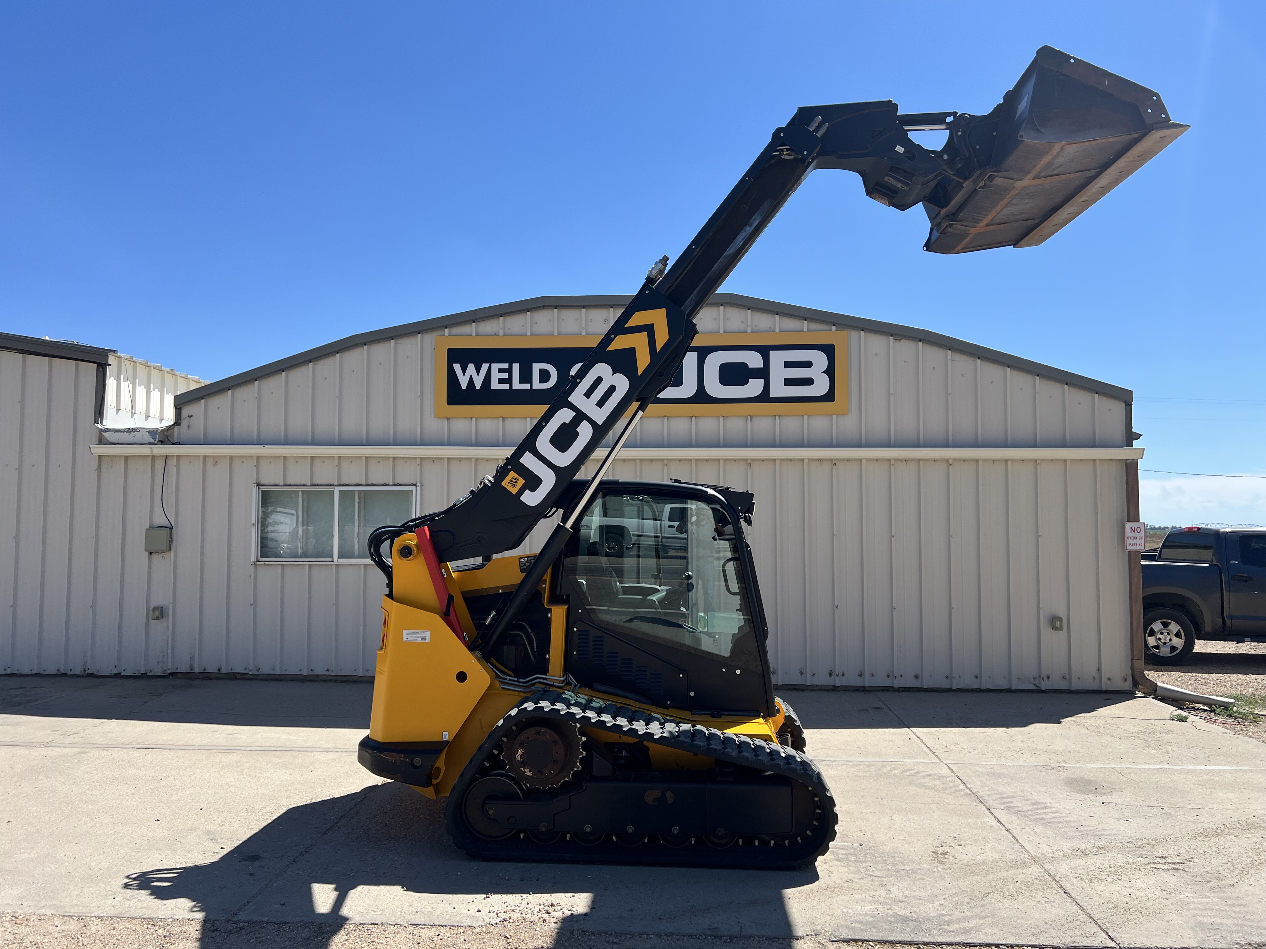 2022 JCB 3TS-8T Loader