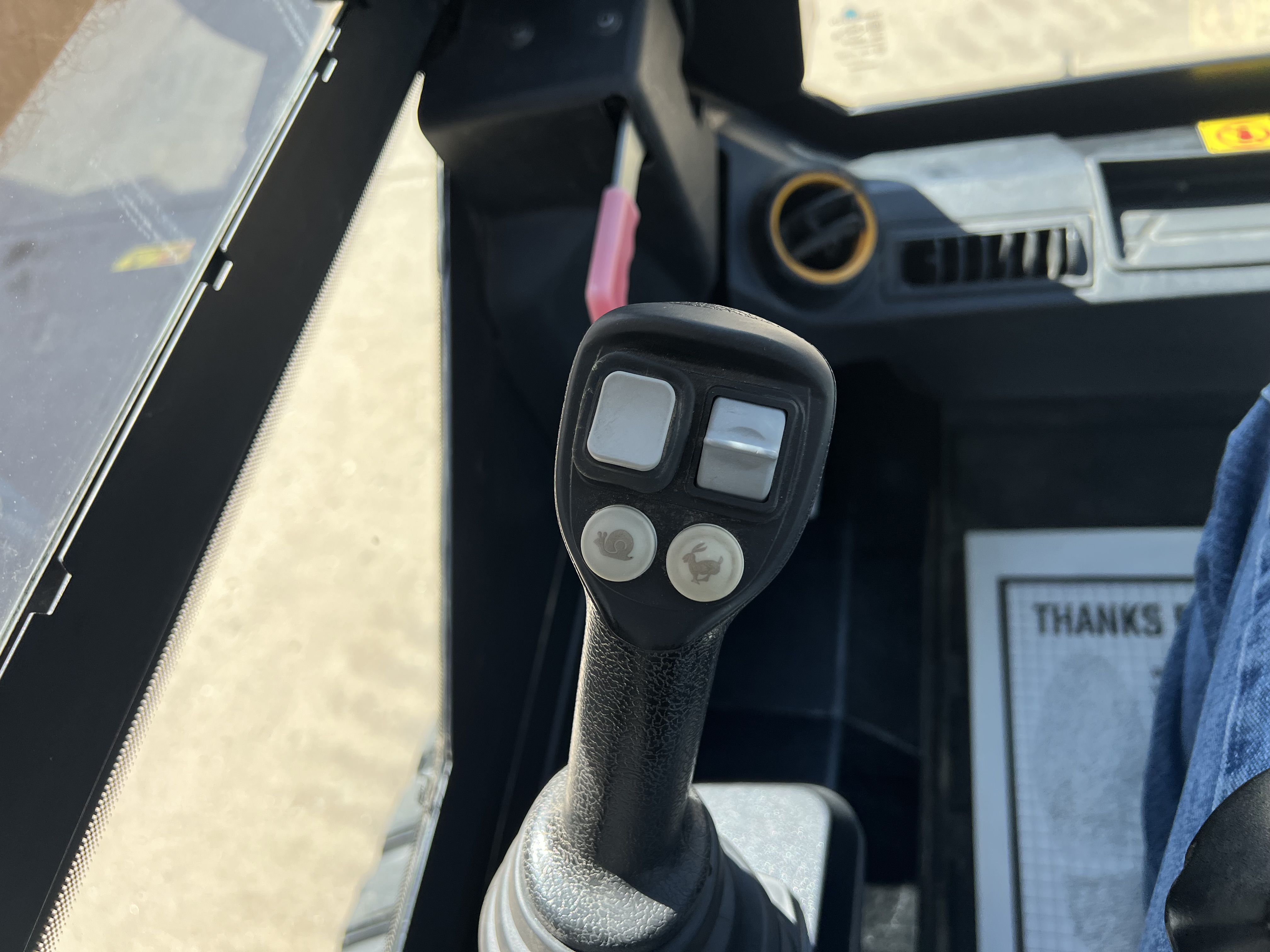 2022 JCB 3TS-8T Loader