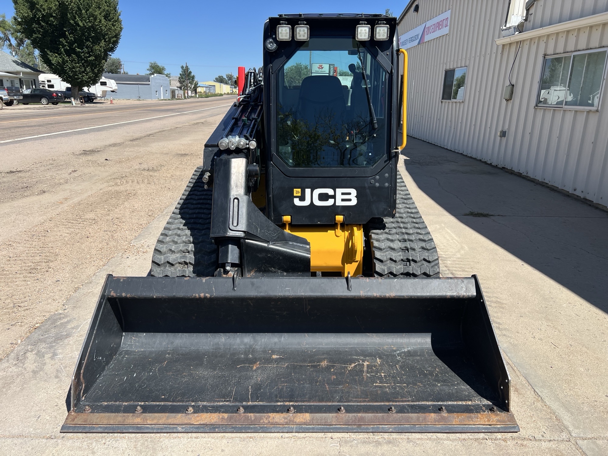 2022 JCB 3TS-8T Loader