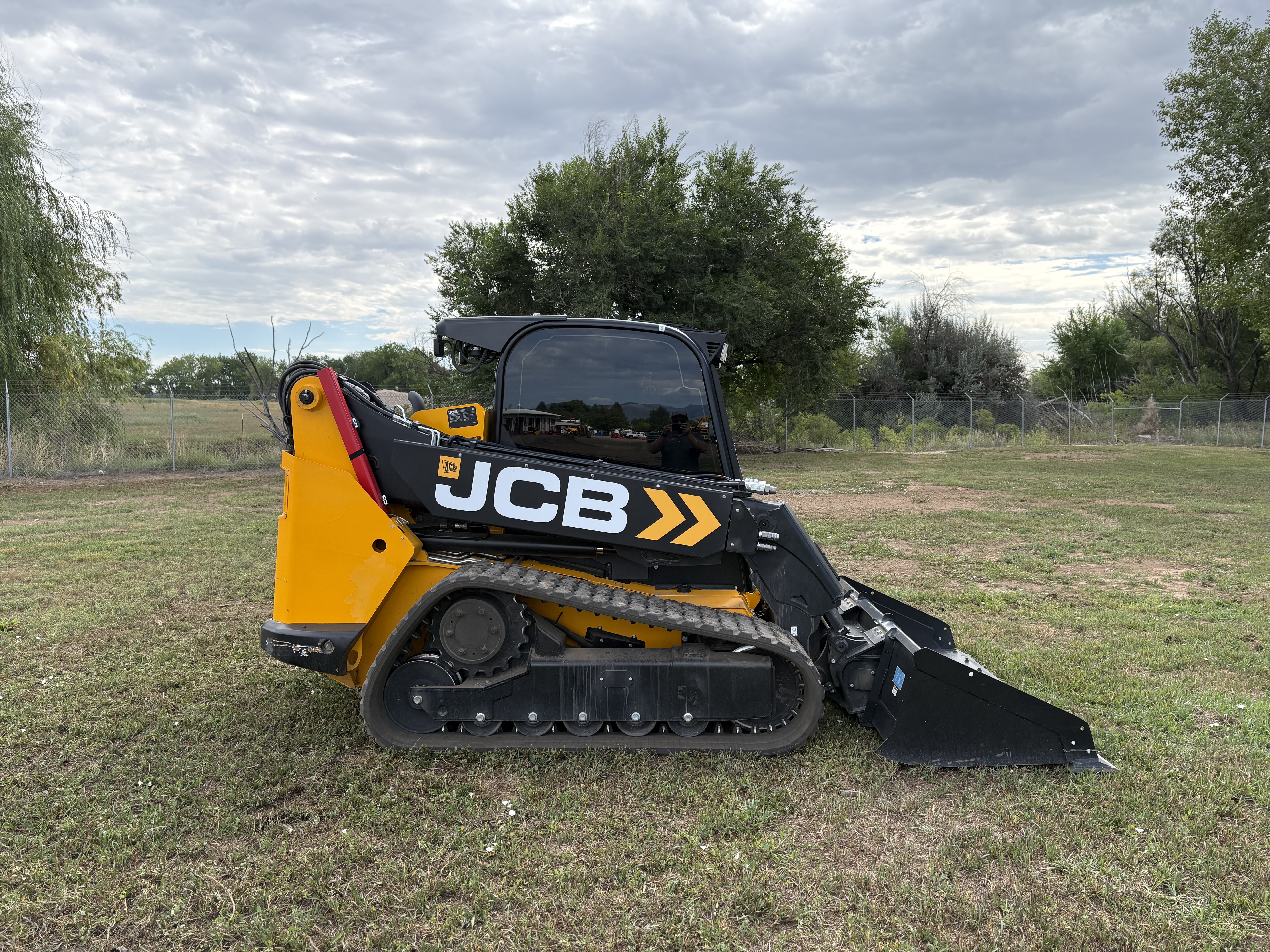 2024 JCB 3TS - 8T Loader