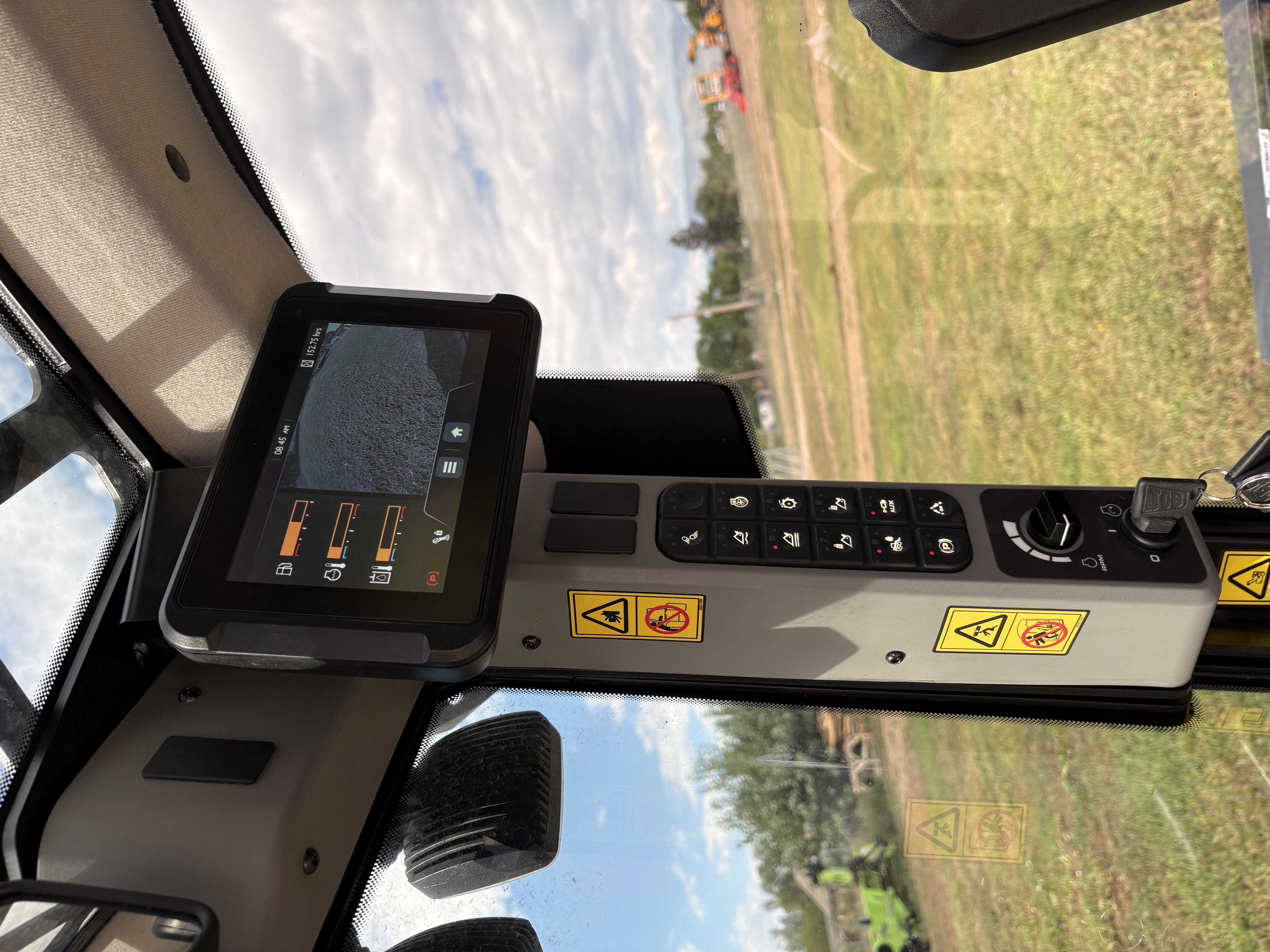 2024 JCB 3TS - 8T Loader