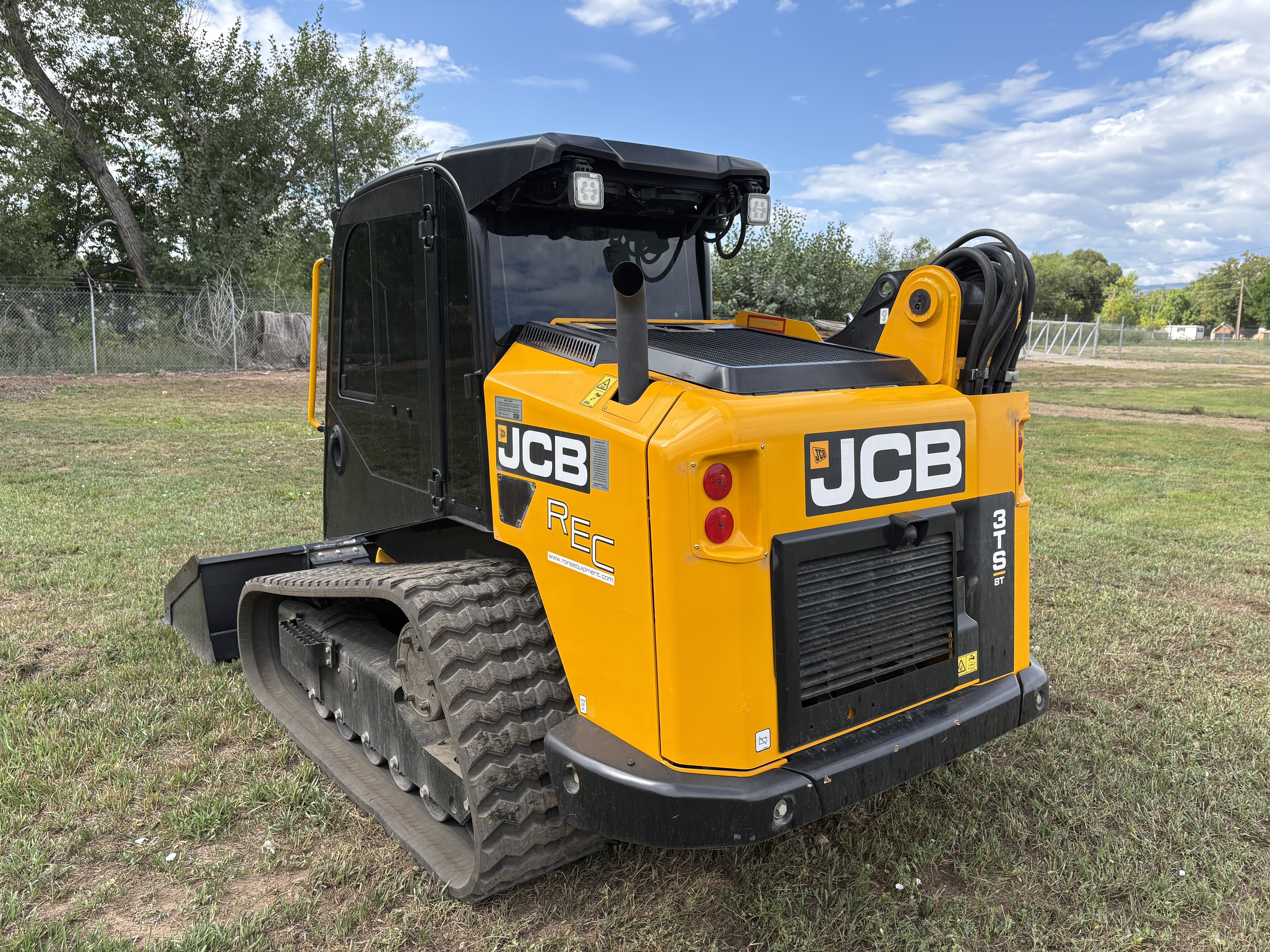 2024 JCB 3TS - 8T Loader