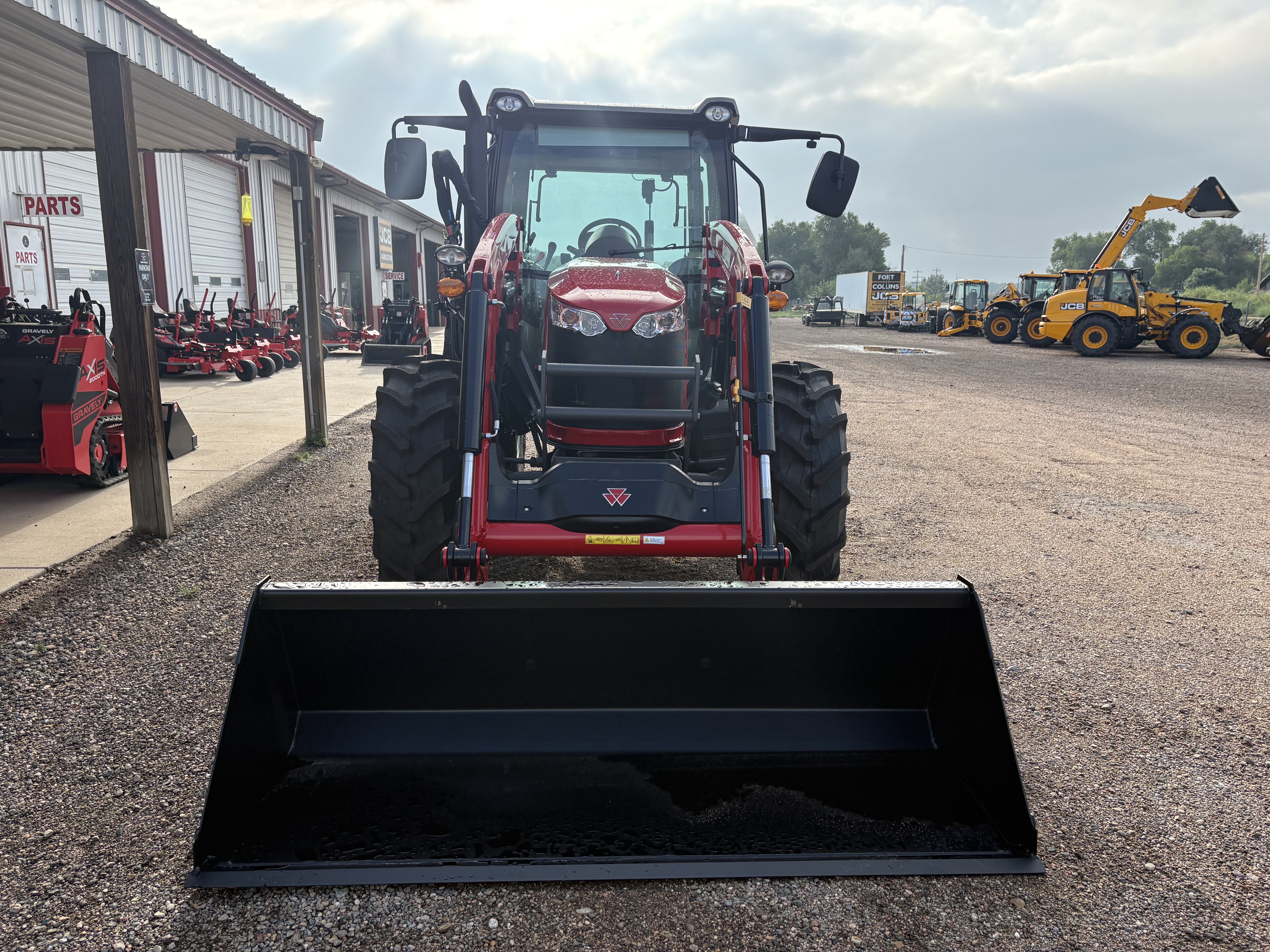 2026 Massey Ferguson MF 4707 Tractor