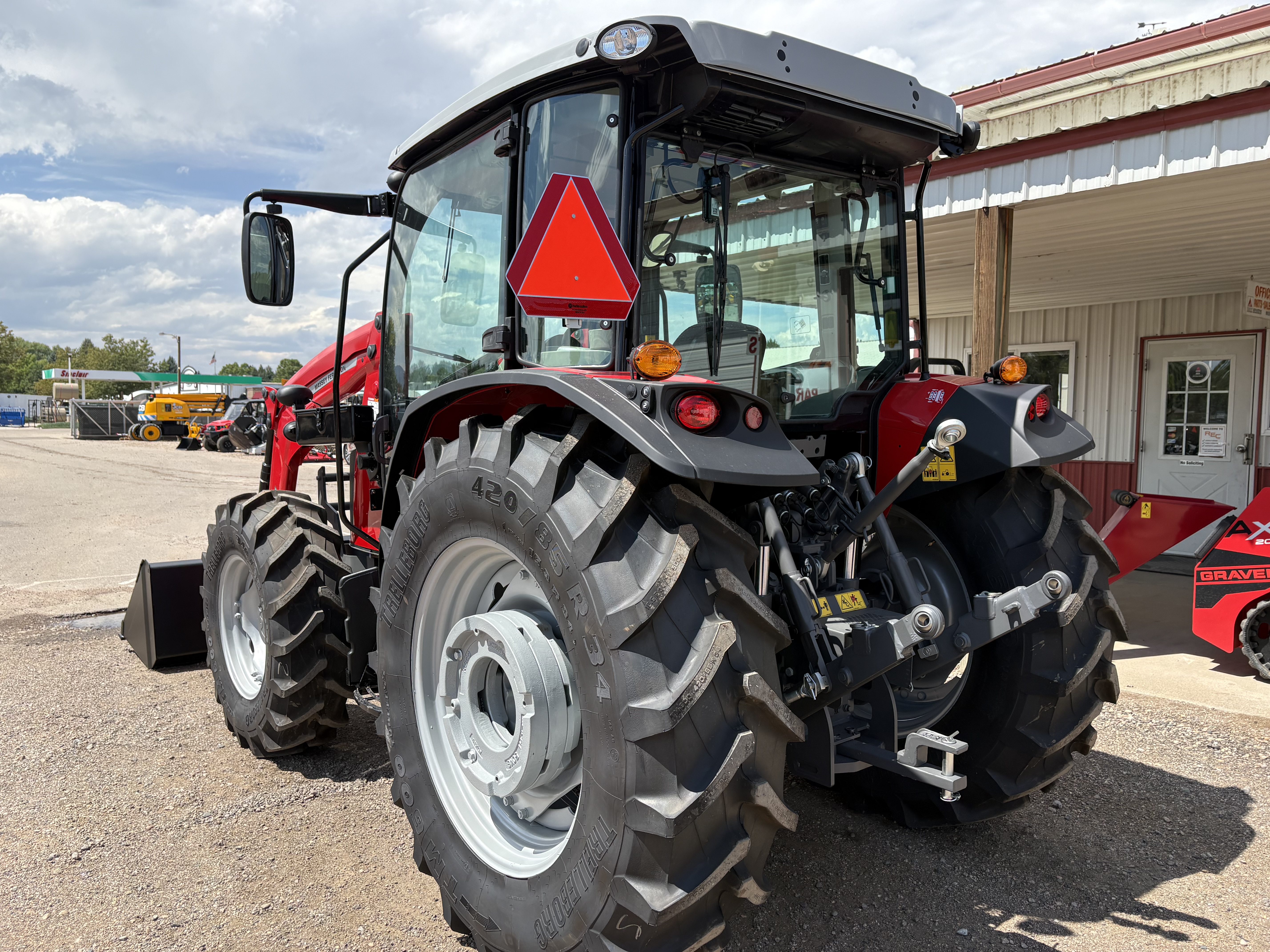 2026 Massey Ferguson MF 4710 M Tractor