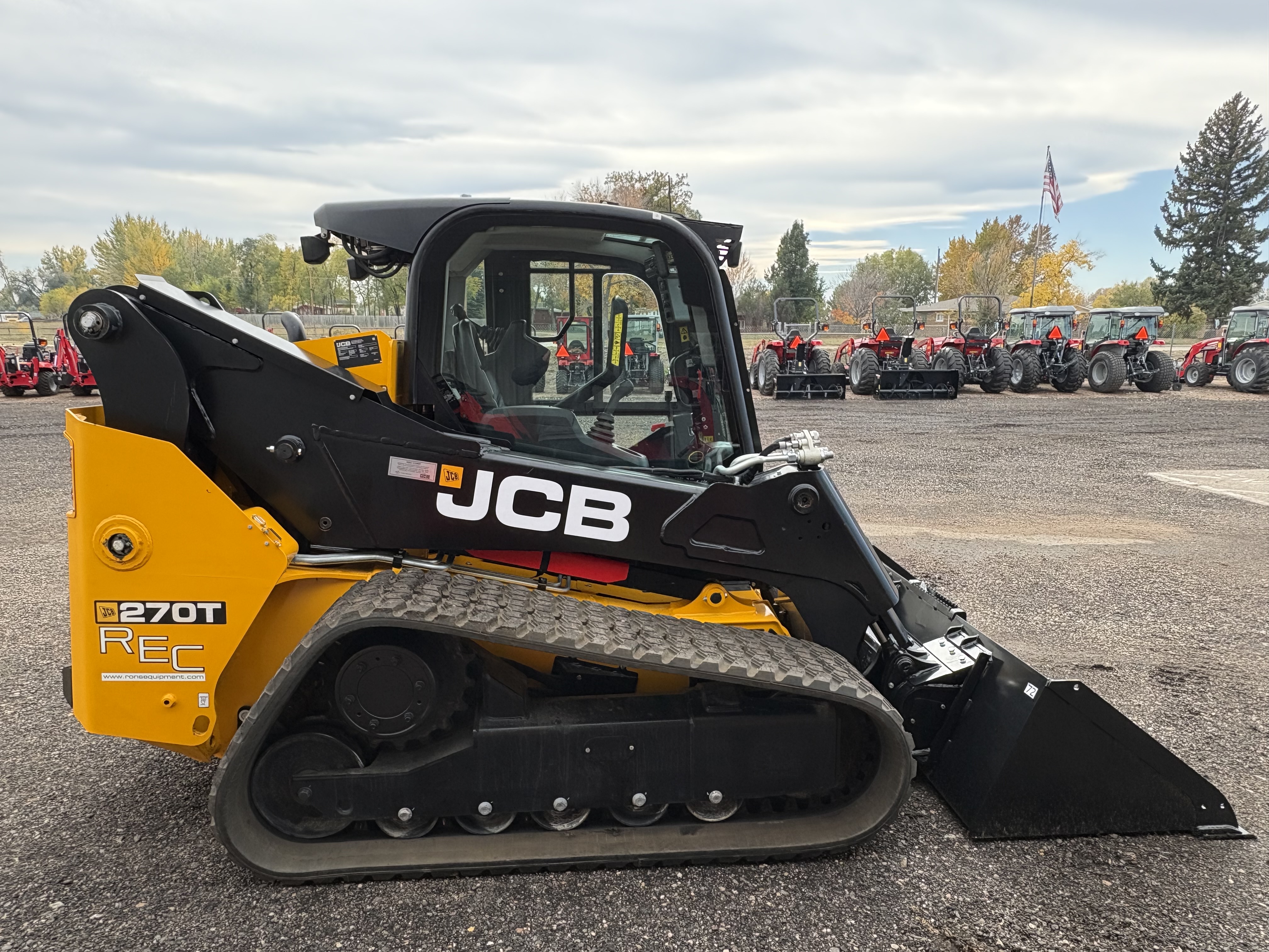2024 JCB 270T Loader
