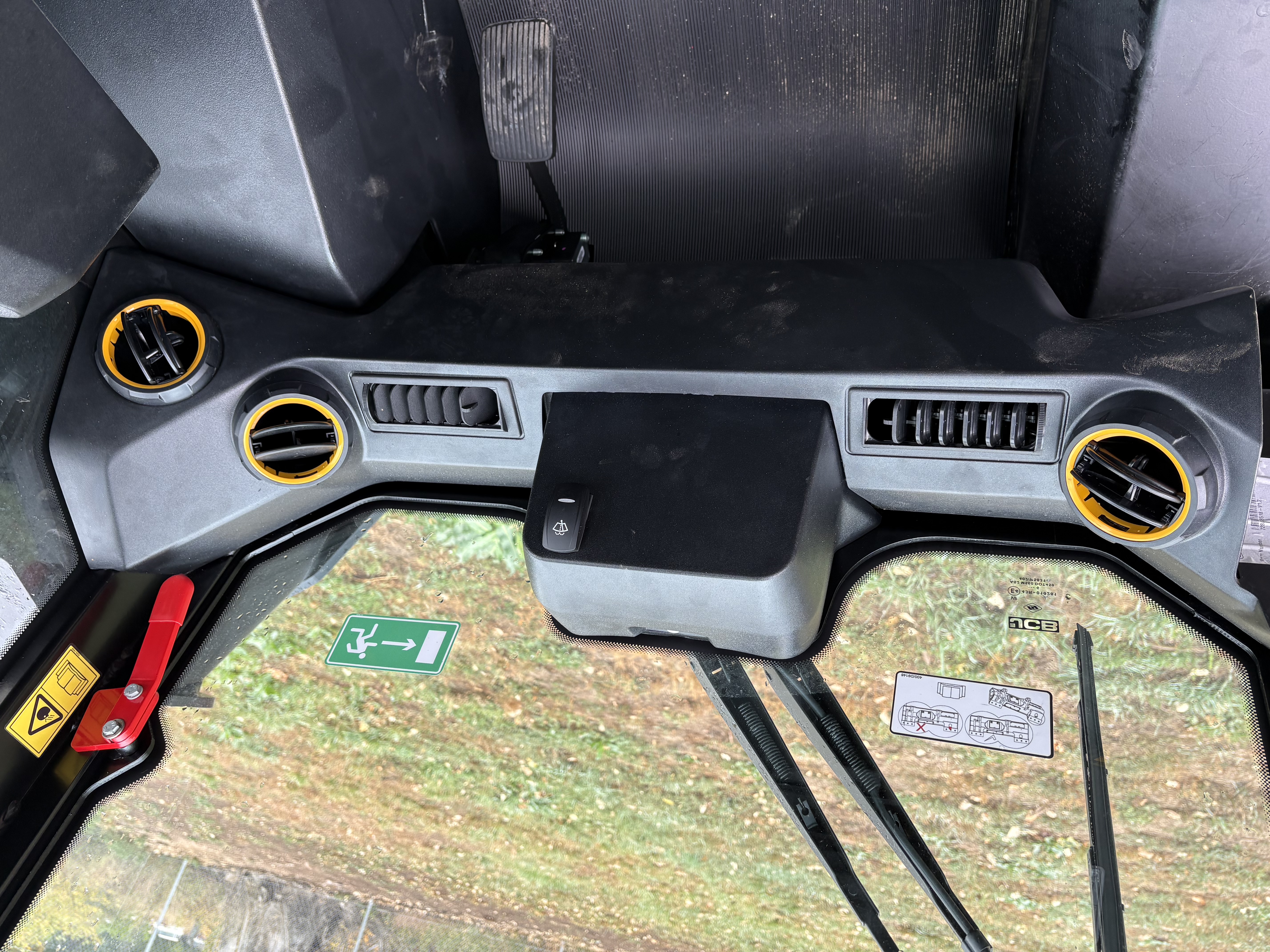 2026 JCB 2TS-7T Loader