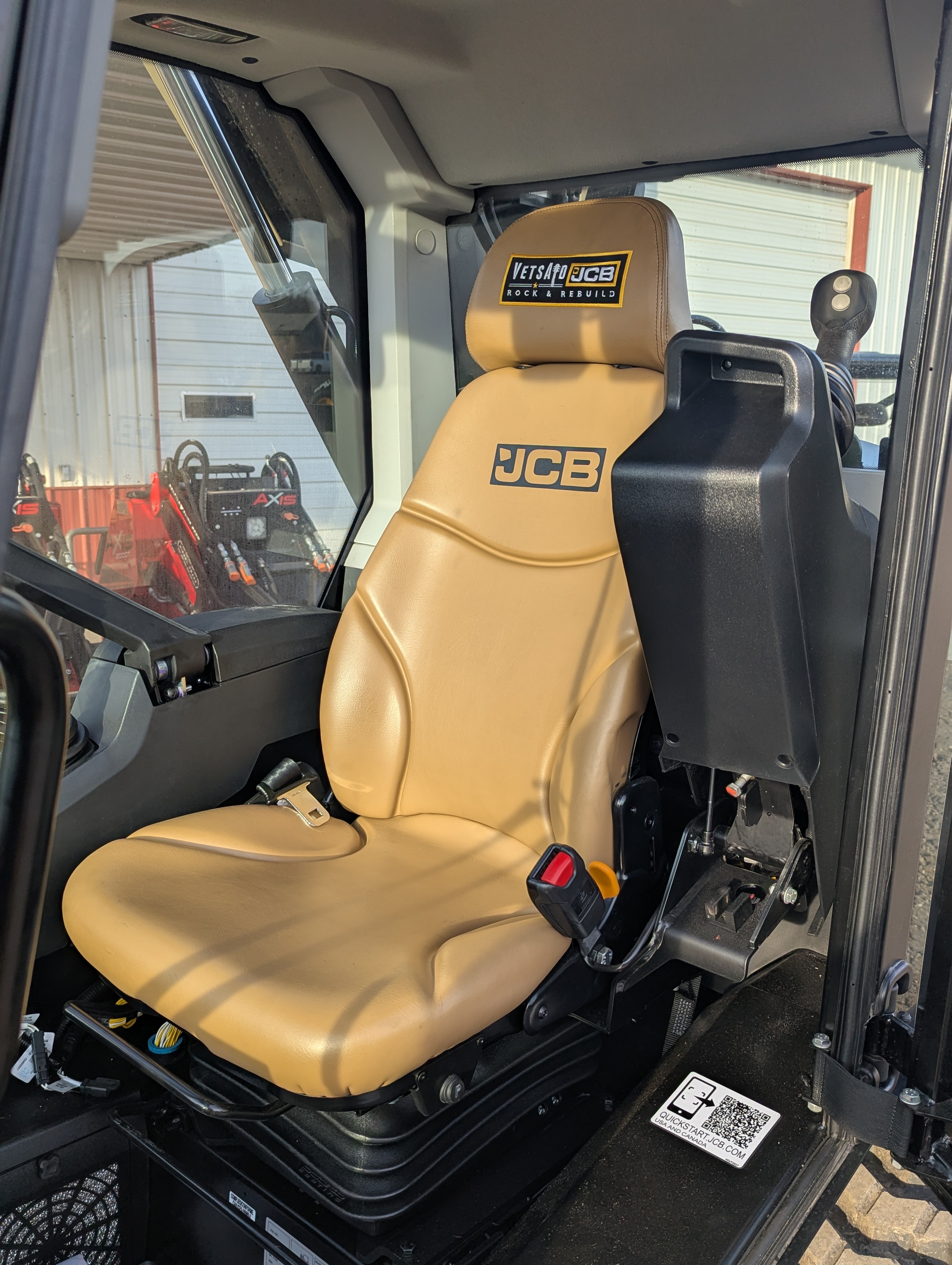 2025 JCB 3TS-8T Loader