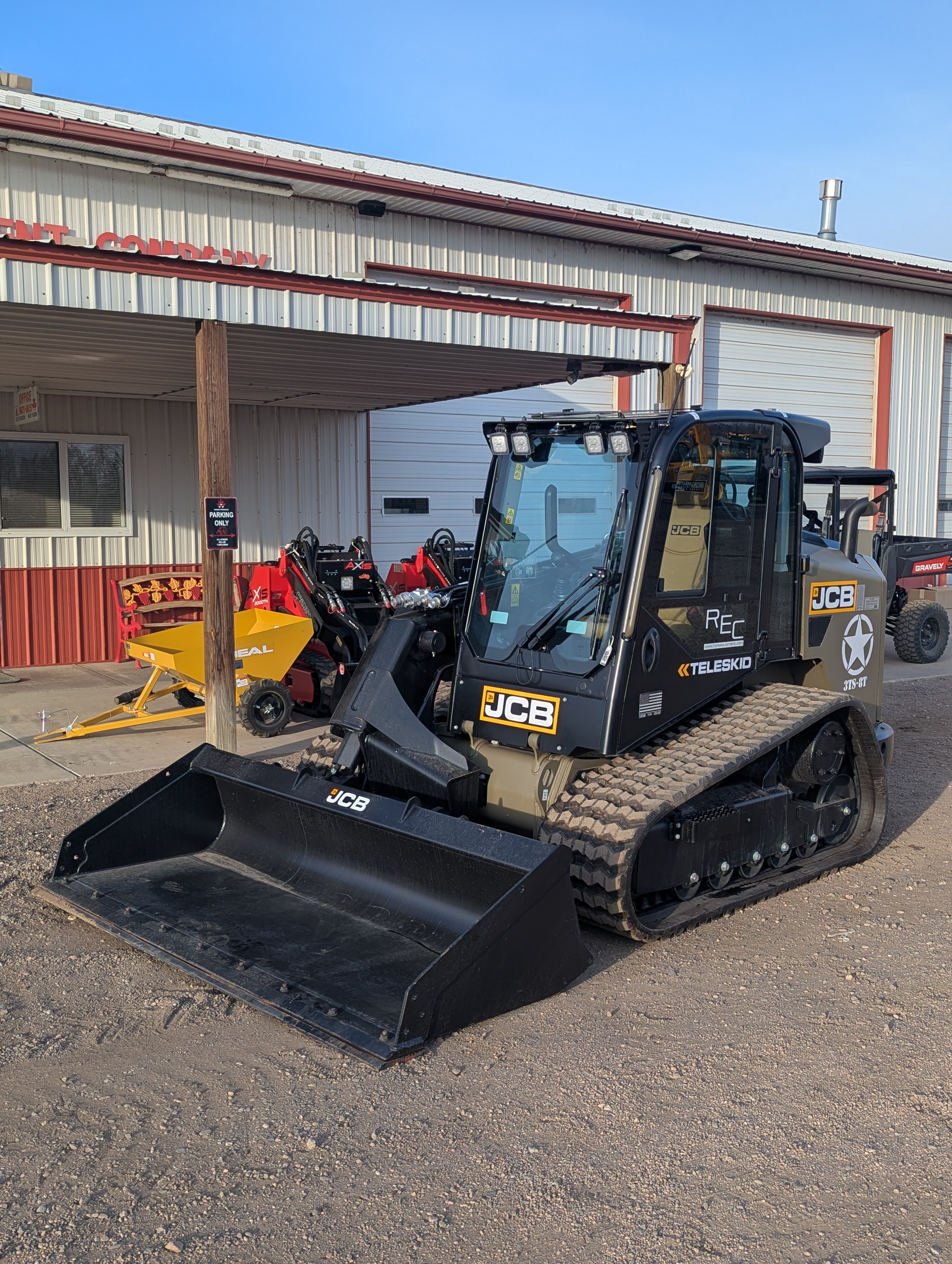 2025 JCB 3TS-8T Loader