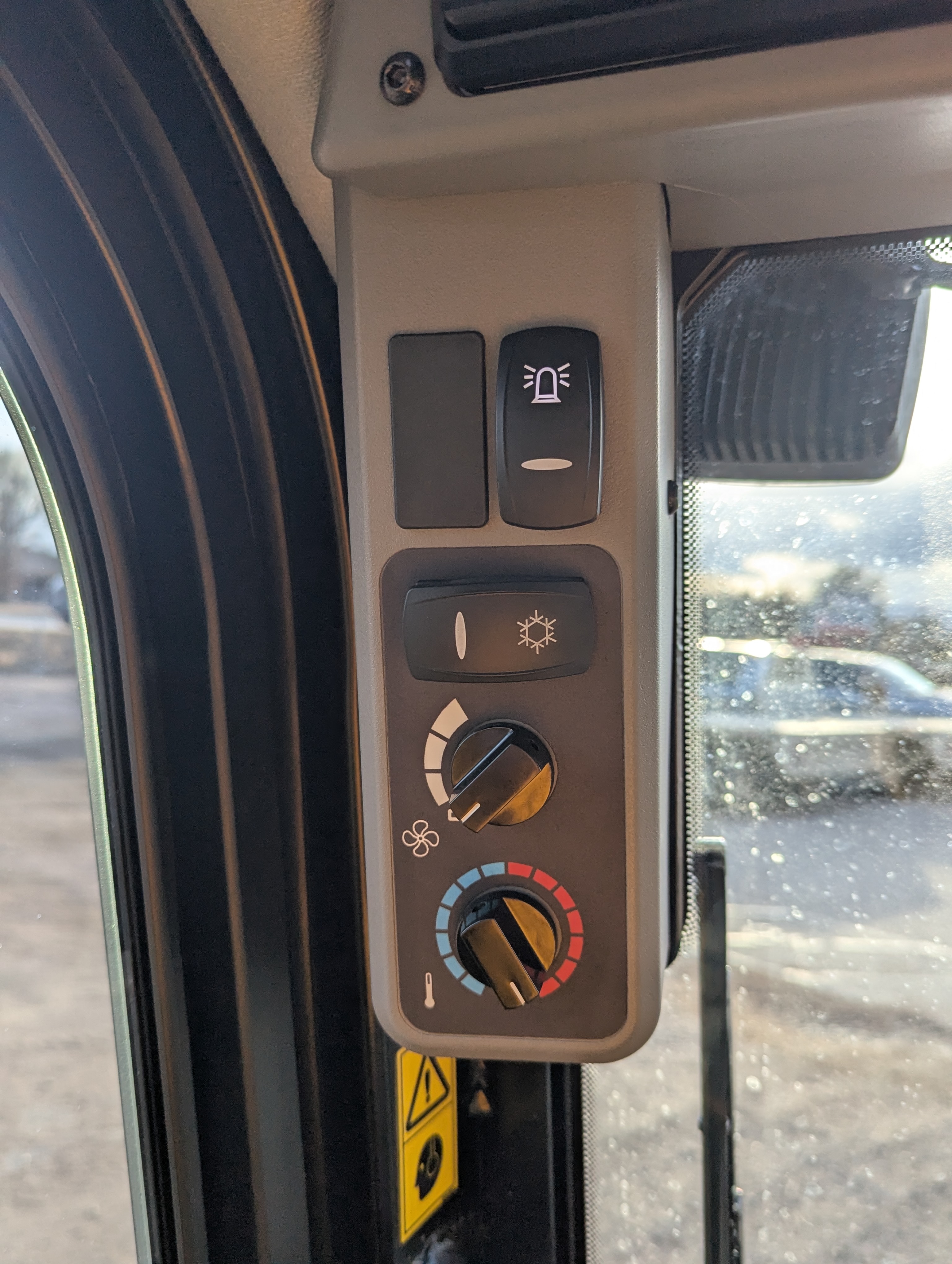 2025 JCB 3TS-8T Loader